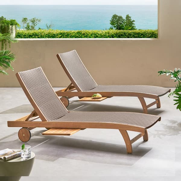 Sungrd Wood and Wicker Banzai Chaise Lounge with Pull-Out Tray and Wheels, Brown