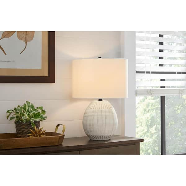 Hampton Bay Gedney White Ceramic 20.5 in. Indoor Table Lamp with White Fabric Shade