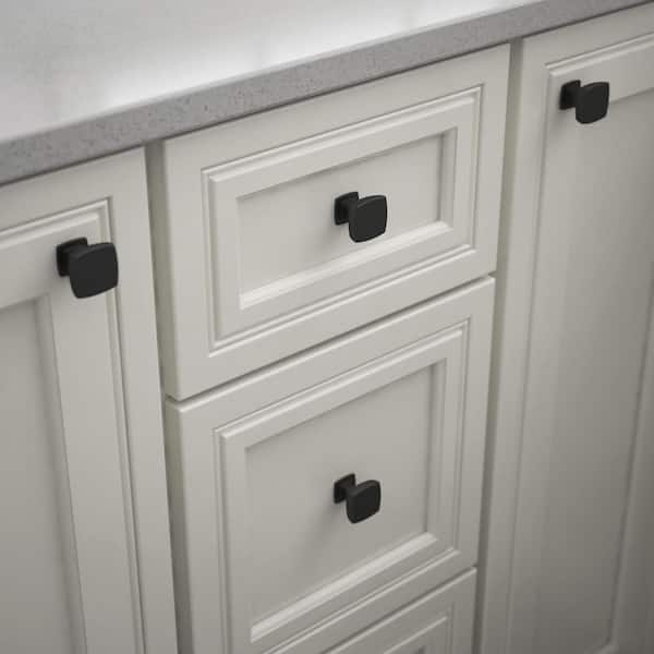 (10-Pack) Parow 1-1/8 in. (29 mm) Classic Matte Black Square Cabinet Knobs