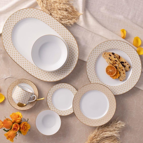 Trocadero Gold 8.25 in. (Gold) Porcelain Salad Plates, (Set of 4)