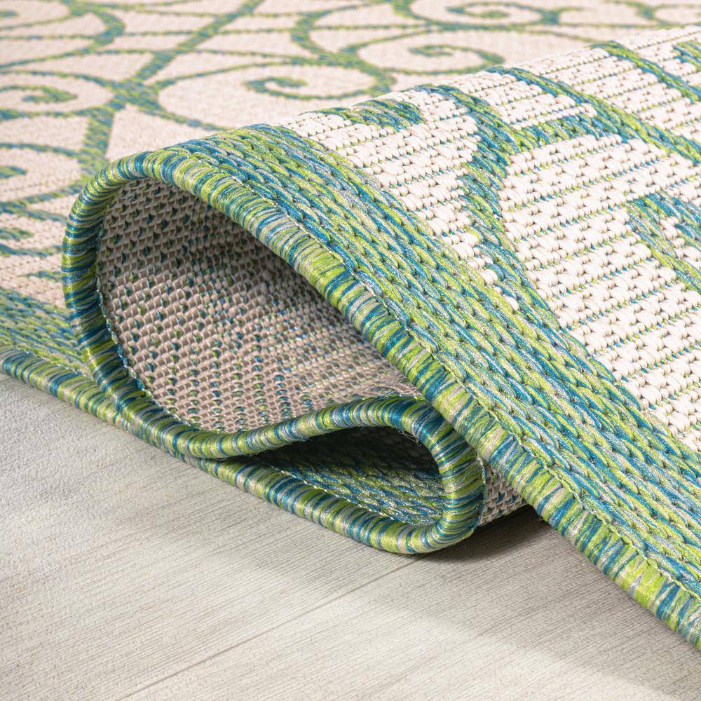 Vintage Filigree Cream/Green 5' Square Indoor/Outdoor Synthetic Rug