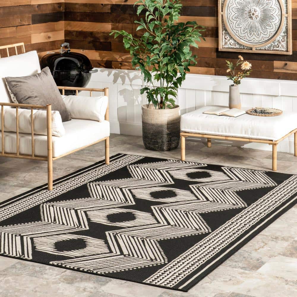 Ranya Black and White Synthetic Flat Woven 5' x 8' Area Rug