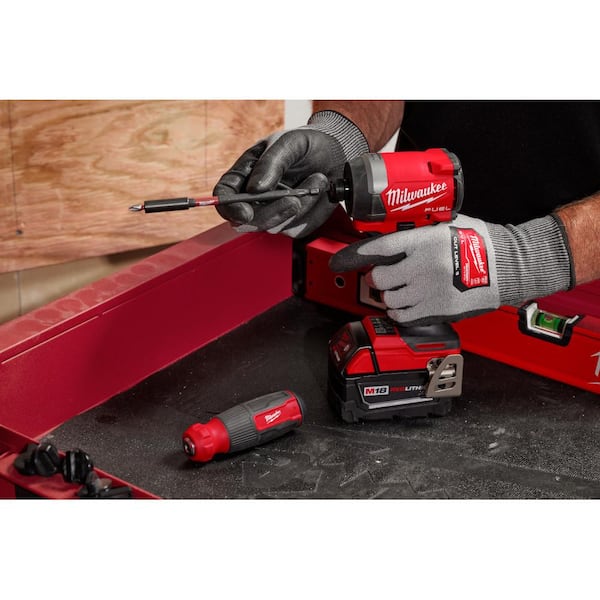 Milwaukee - 14-in-1 Multi-Bit Screwdriver with SHOCKWAVE Impact Duty Bits