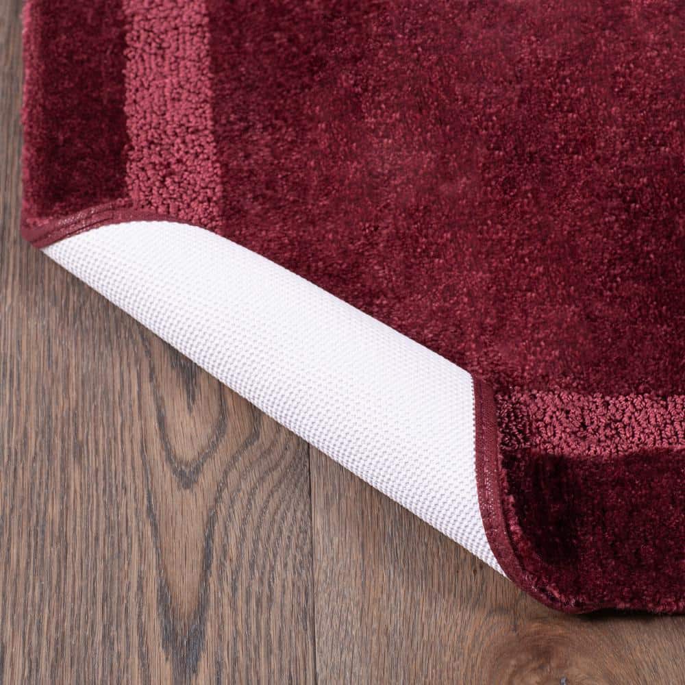 Merlot Nylon Machine Washable Bath Rug, 20" x 24"