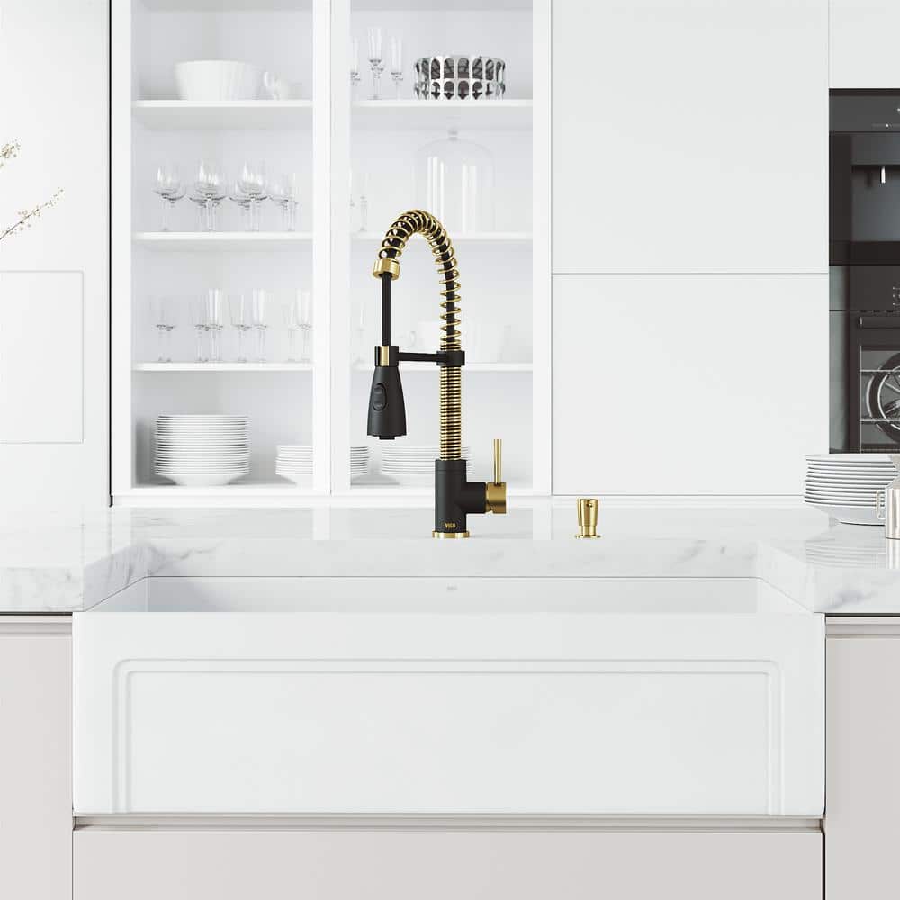 Elegant Dual-Tone Pull-Down Kitchen Faucet in Matte Gold and Black
