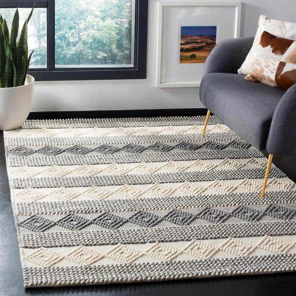 Handmade Gray and Ivory Wool Braided Square Accent Rug