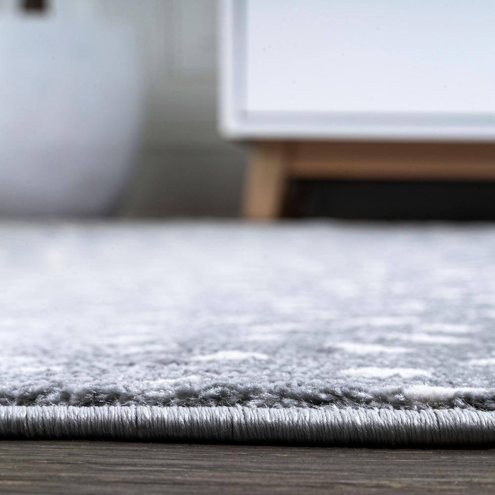 Modern Abstract Antelope 4' x 6' Light Gray Synthetic Area Rug