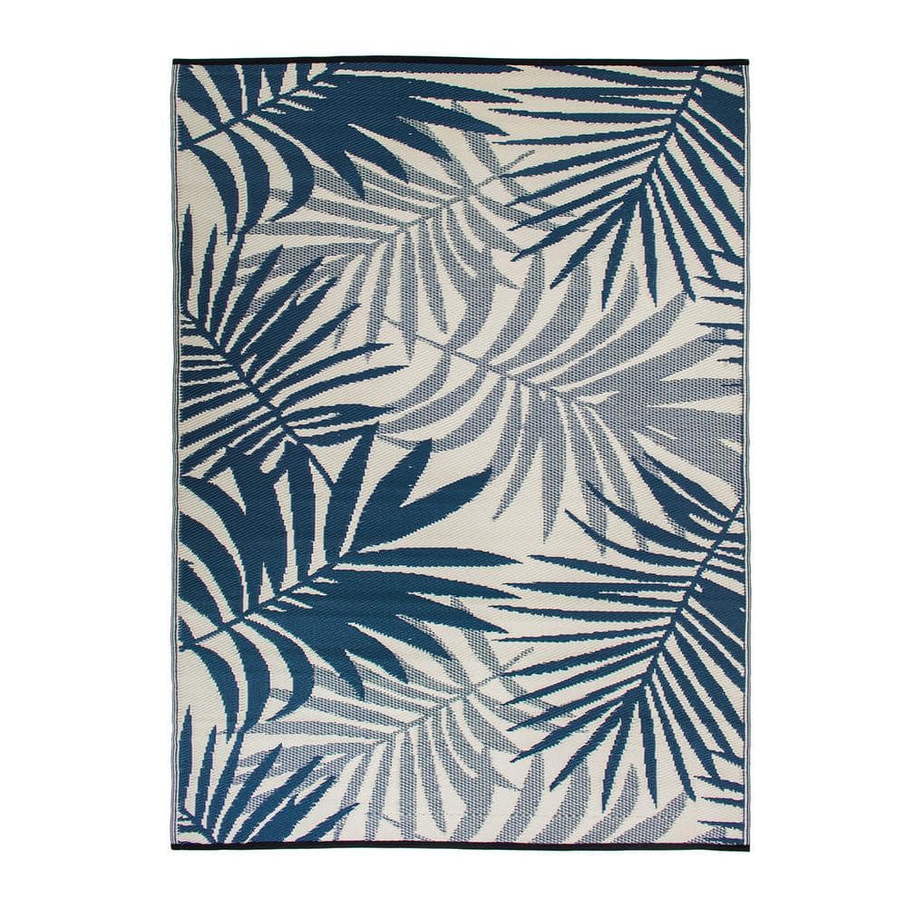 Blue Floral Reversible Synthetic Outdoor Rug, 5' x 7'