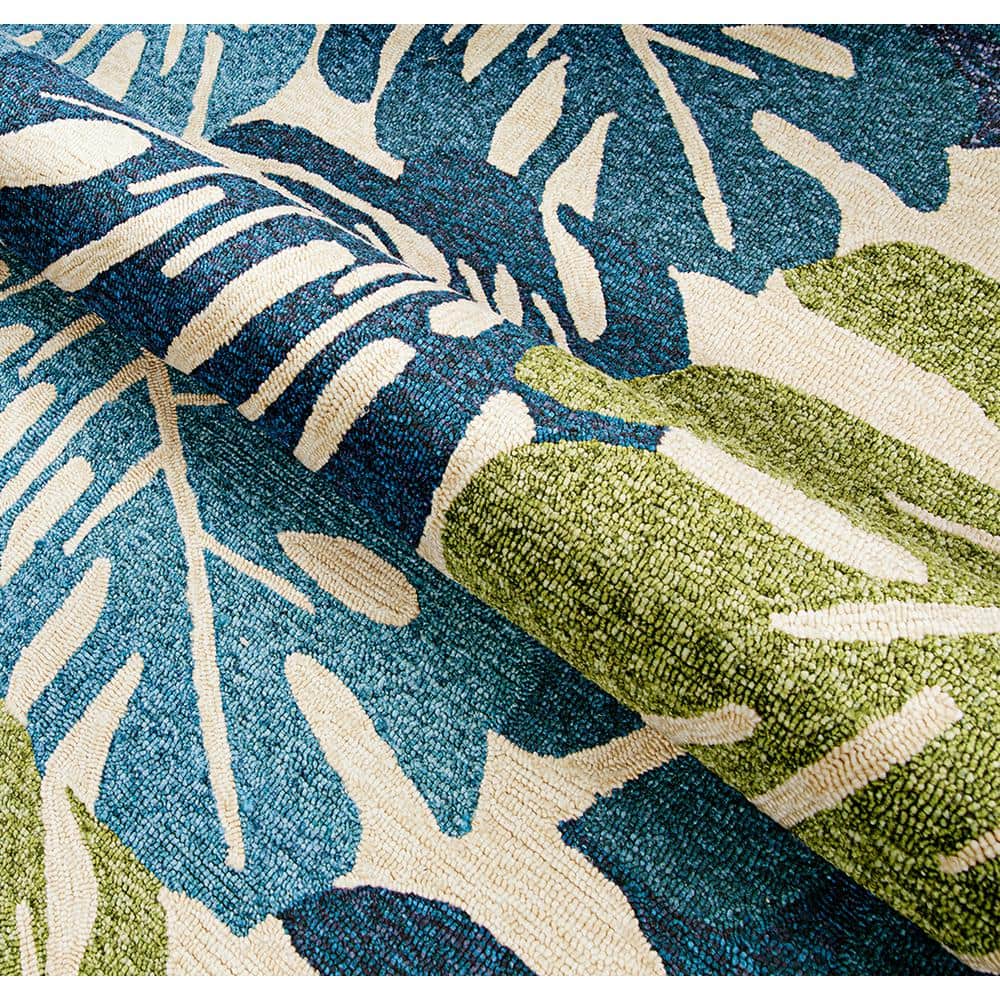 Reversible Blue Rectangular Easy-Care Synthetic Rug, 5'6" x 8'