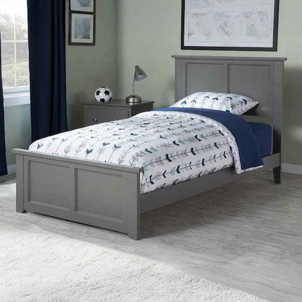 Madison Twin XL Traditional Bed with Matching Foot Board in Grey