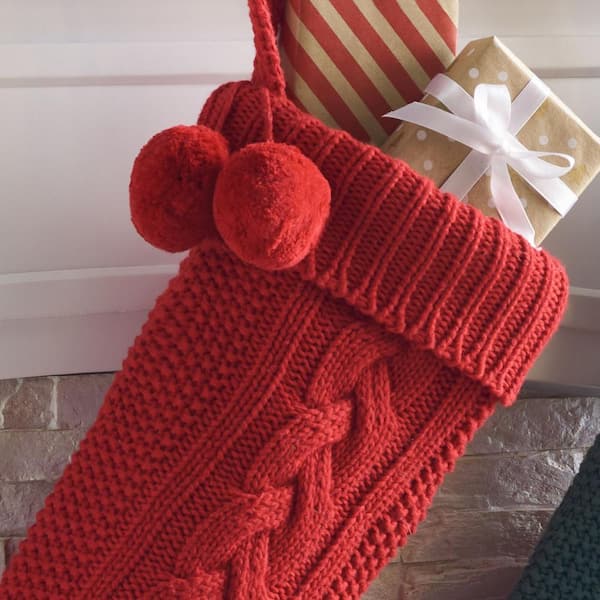 ser godt ud Windswept Statistisk SAFAVIEH 19 in. Red/Green Knitted Cotton Nutmeg Christmas Stocking with Pom  Pom Tassels (2-Pack)-HOL1000D-SET2 - The Home Depot