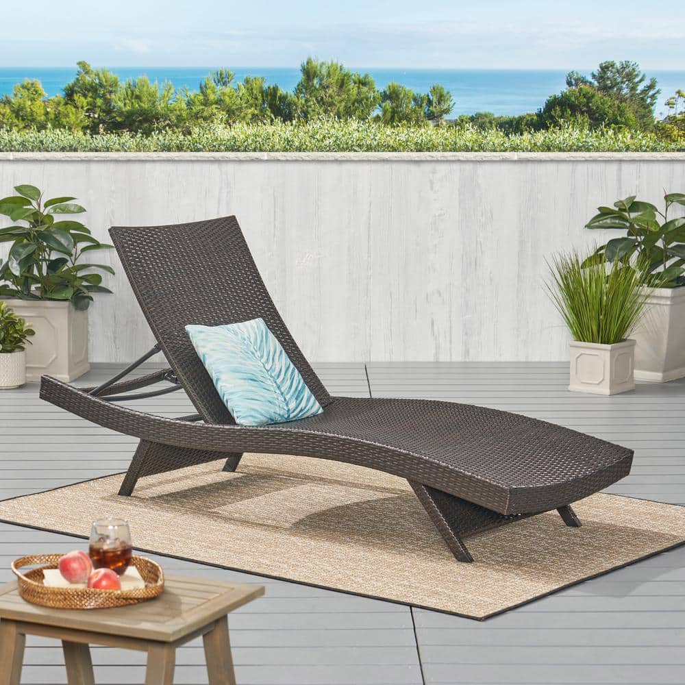 Salem Brown 1-Piece Wicker Outdoor Patio Chaise Lounge with Adjustable Back