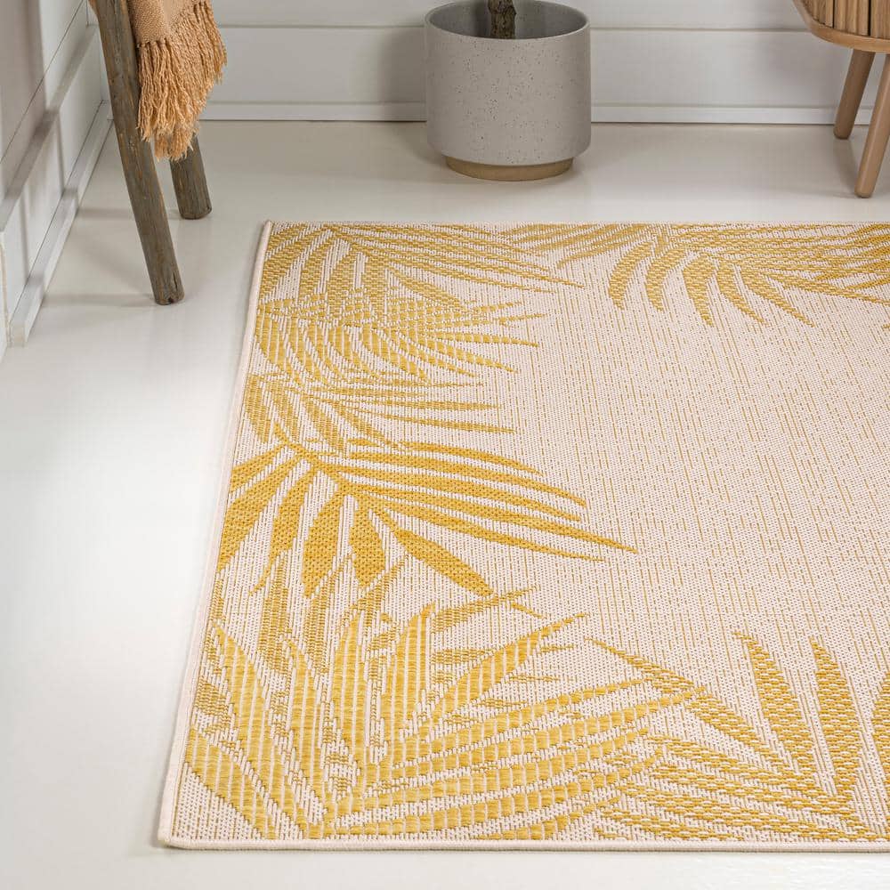 Isla Yellow and Cream Synthetic 4' x 6' Reversible Area Rug