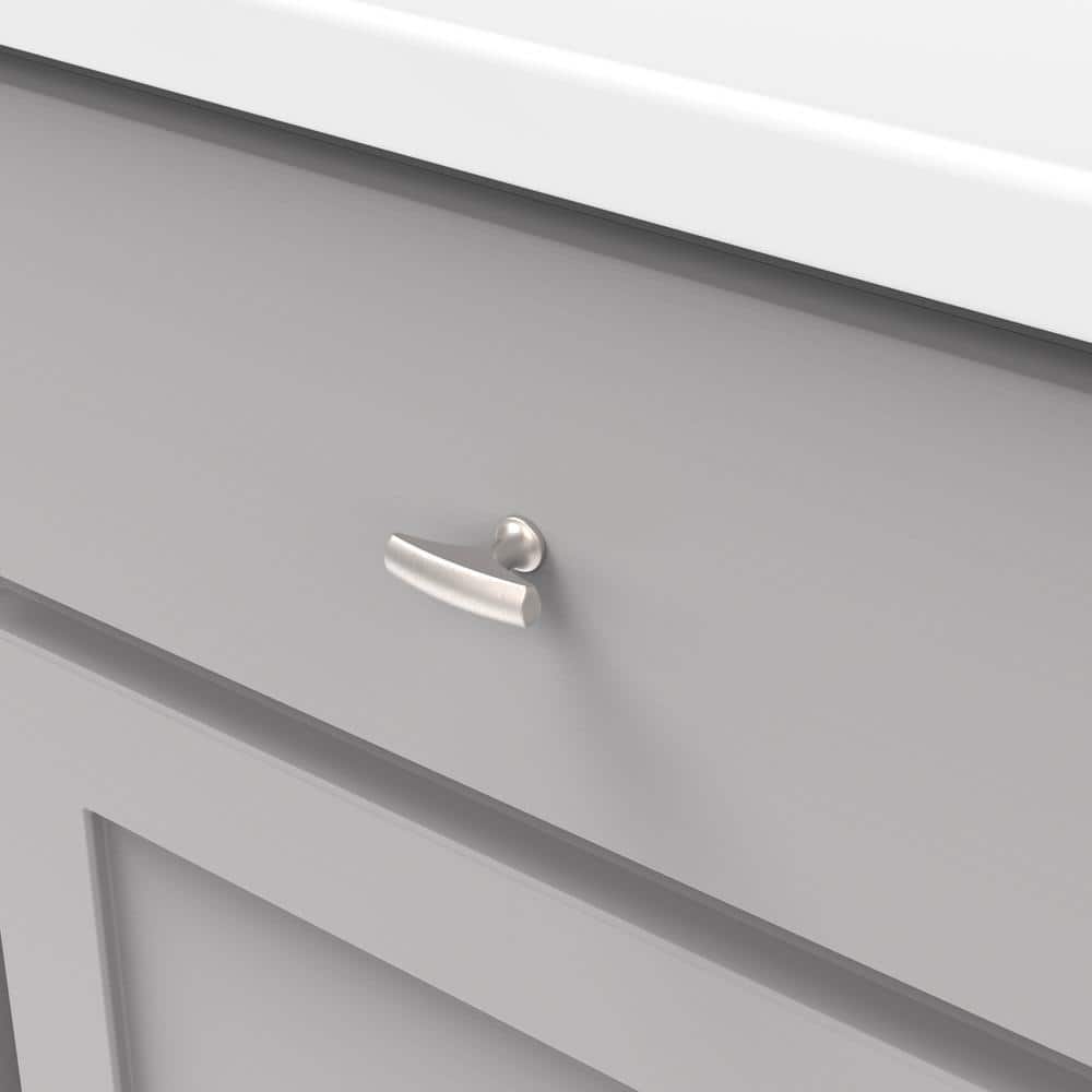 Greenwich Stainless Steel Modern Bar Knob with Mounting Hardware