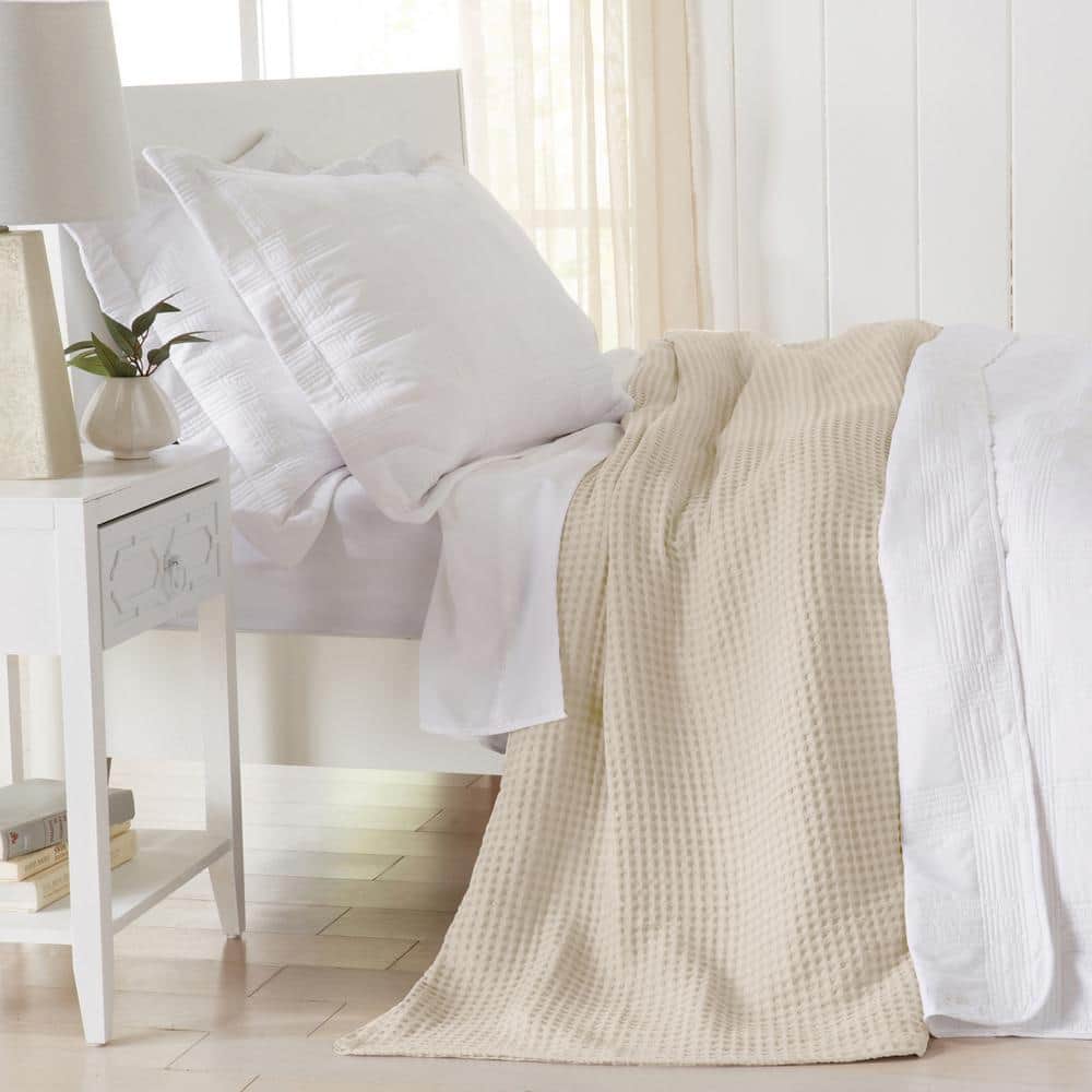Organic Cotton Waffle Weave Blanket - Soft, Luxurious, Lightweight and  Perfect Summer Twin XL Blanket - Versatile, Breathable, All-Natural,  Toxic-Free