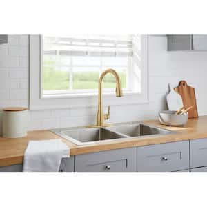 Halwin Single-Handle Pull Down Sprayer Kitchen Faucet in Matte Gold