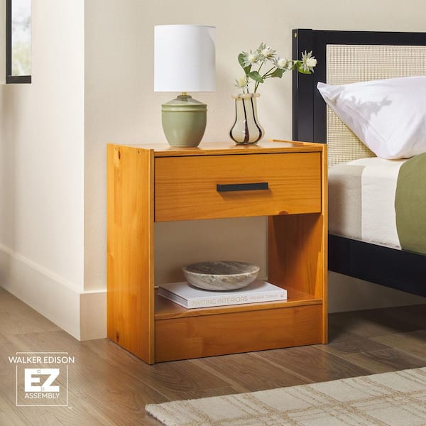 Modern Easy Assembly Caramel Solid Wood 1-Drawer 22 in. W Nightstand with Handle