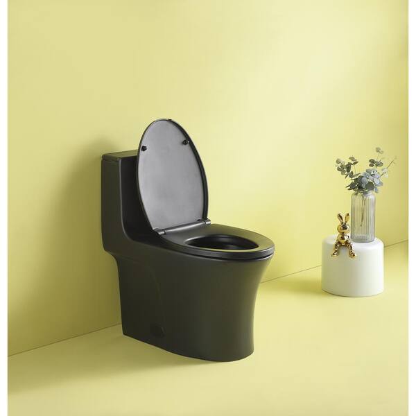 https://images.thdstatic.com/productImages/5956cb32-68e8-41f5-8169-274ba473fd46/svn/matte-black-xspracer-one-piece-toilets-jh-t02-mb-e1_600.jpg