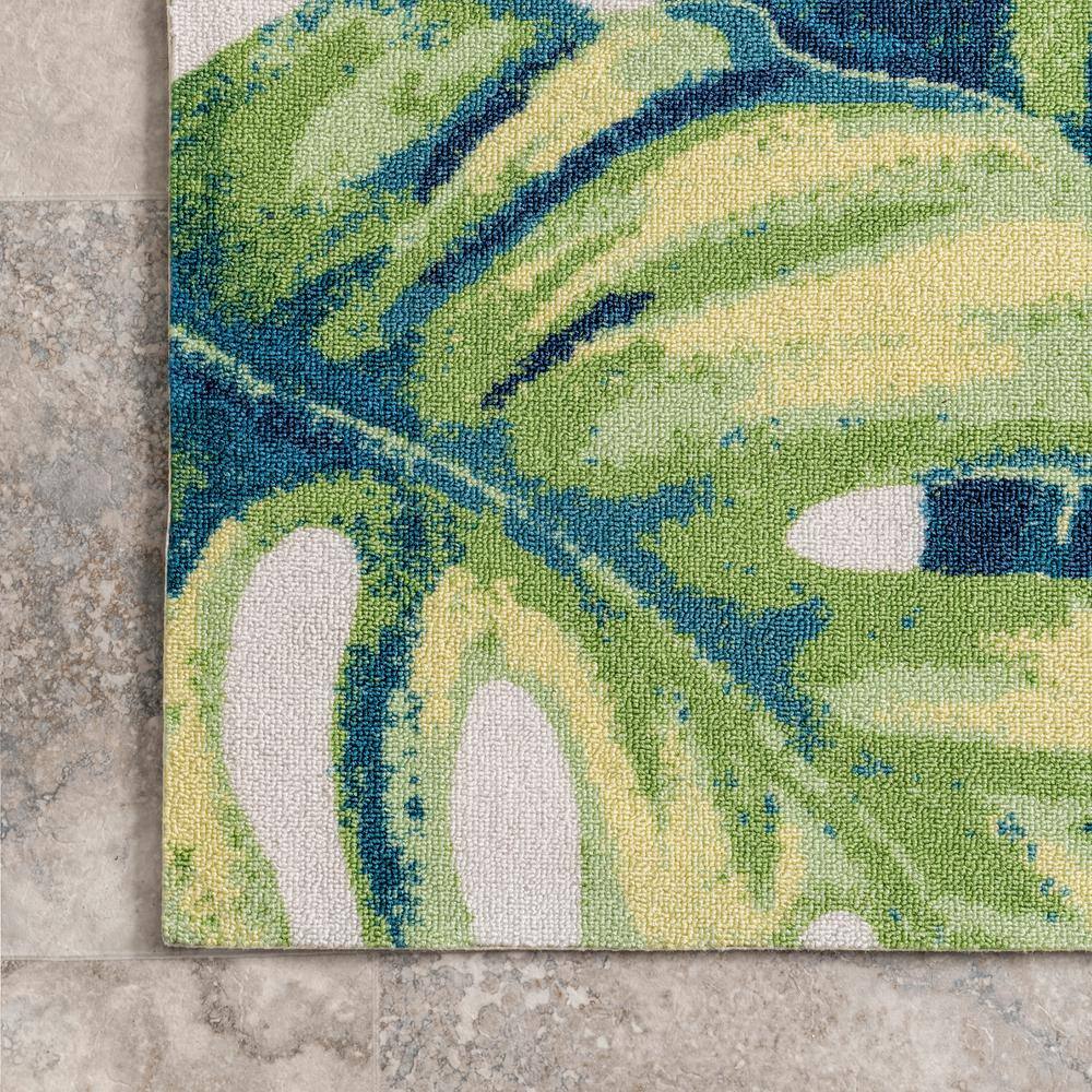 Lisa Green and Blue Floral 5' x 8' Indoor/Outdoor Area Rug