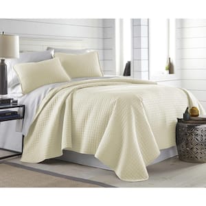 Vilano Oversized Off White Microfiber Twin Quilt and Sham Set