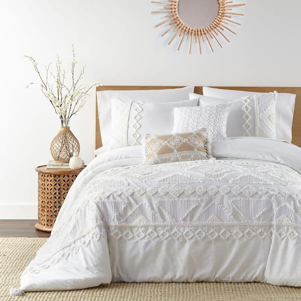 LEVTEX HOME Harleson 3-Piece White, Cream Geometric Tufted Chenille and Frayed Cotton Full/Queen Comforter Set