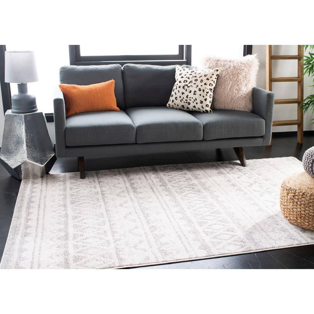 Ivory and Grey 6' x 9' Synthetic Reversible Area Rug