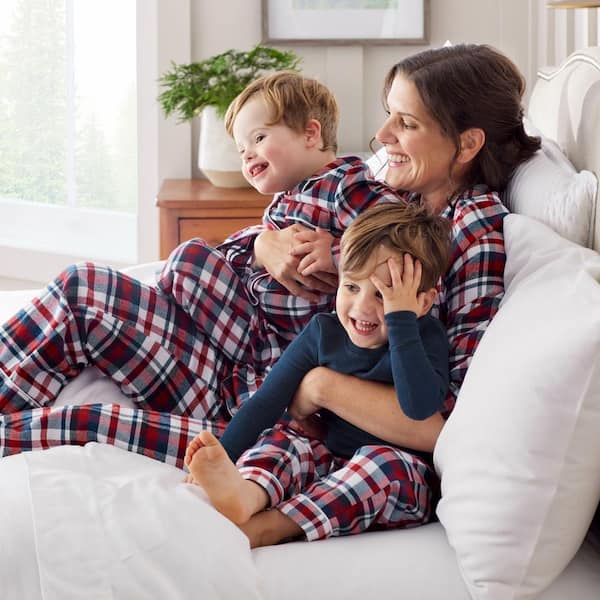The Company Store Company Cotton Family Flannel Winter Plaid Kids Toddler  2T Red/Navy Solid Top Pajama Set 60016 - The Home Depot