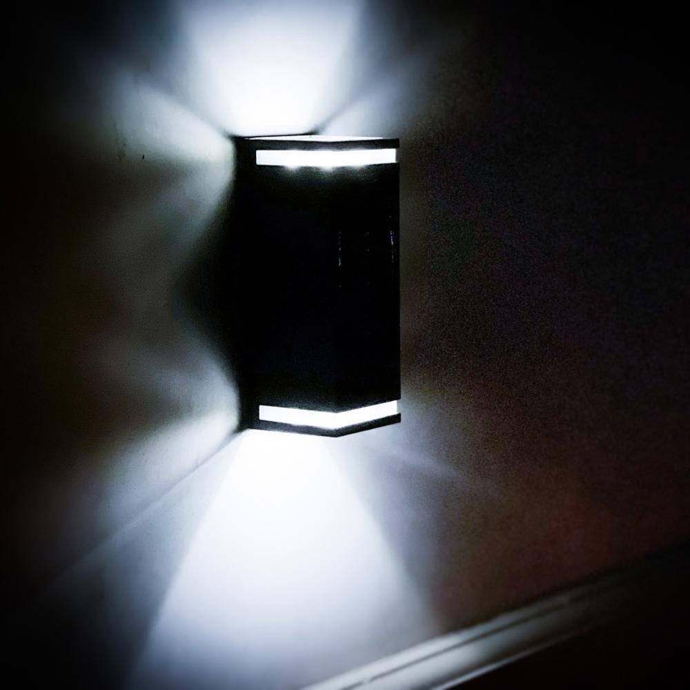 Black Dual-Direction Solar LED Outdoor Wall Sconce