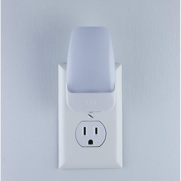 2 Pack 0.5W Plug in LED Night Light with Dusk to Dawn Sensor Daylight Cool  White