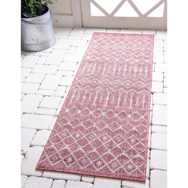 Rust Red/Gray Tribal Trellis Outdoor 2 ft. x 6 ft. Runner Rug
