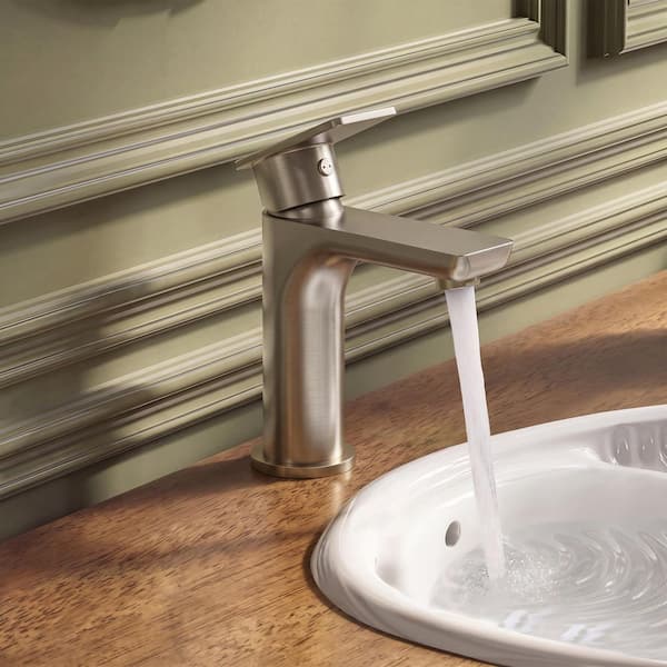 EVERSTEIN 6 in. H Single-Hole Single-Handle Bathroom Sink Faucet