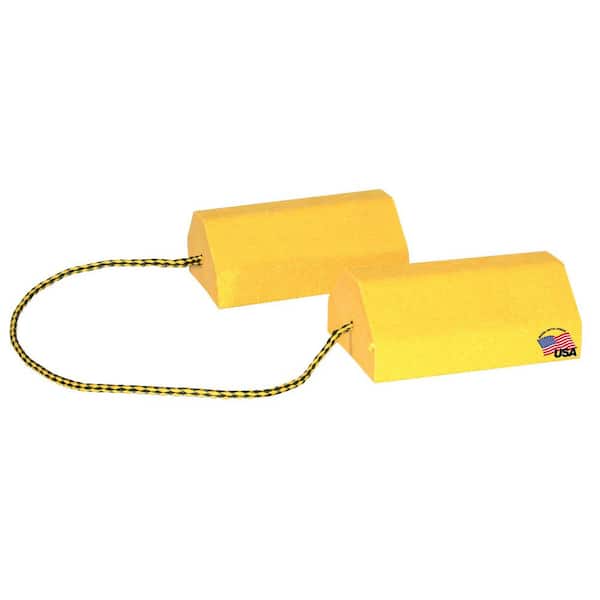 BUYERS PRODUCTS Composite Wheel Chock Set 9.5 in. x 6 in. x 4 in. with 32.75 in. Rope