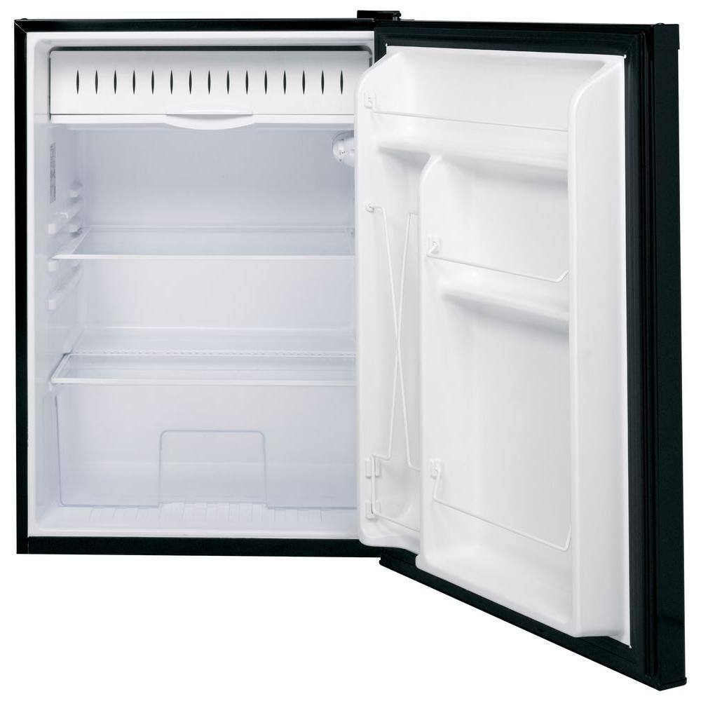Ge 5 6 Cu Ft Mini Fridge In Black Gce06gghbb The Home Depot