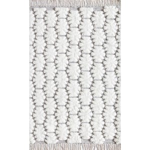 Ivory Astra Textured Bohemian White 5 ft. x 7 ft. Area Rug