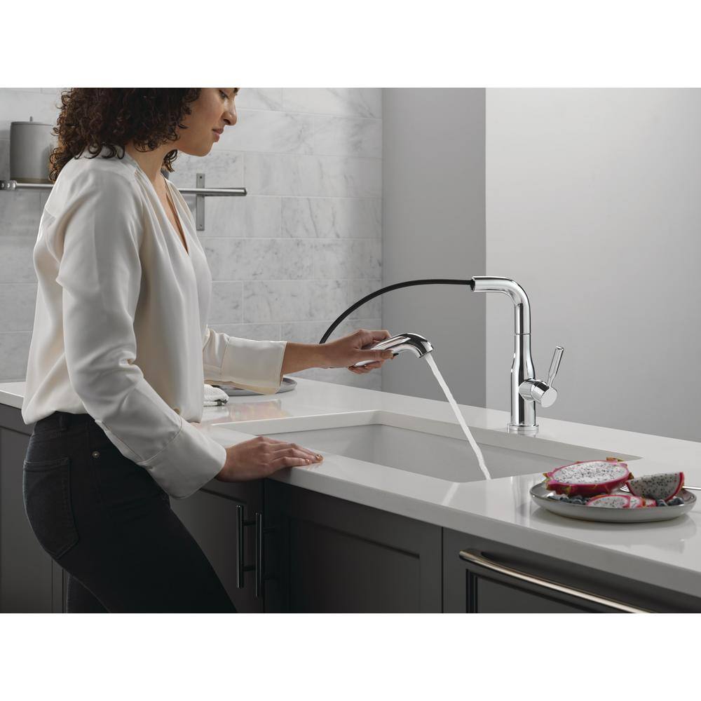 Chrome Single Handle Pull-Out Sprayer Kitchen Faucet