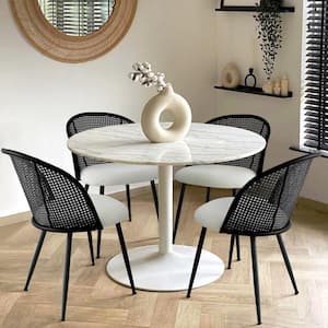 Side Chair in Black (Set of 4)