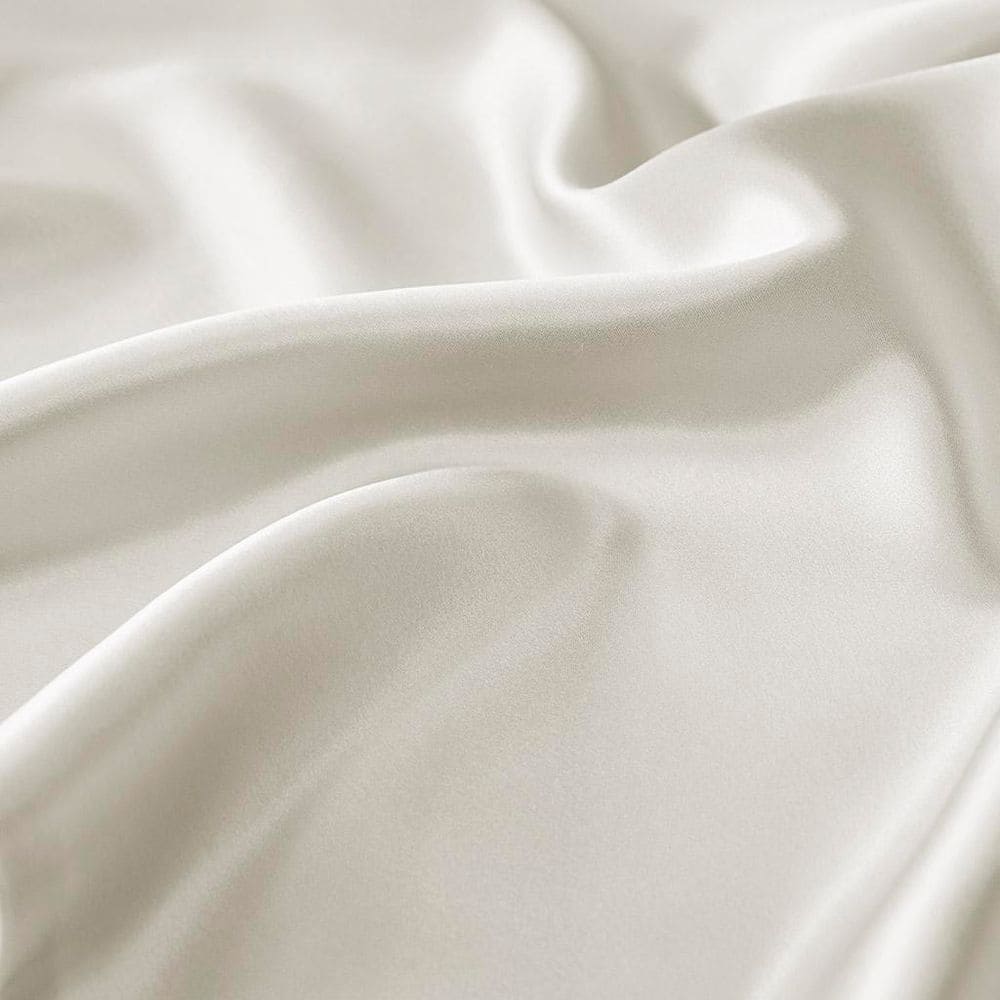 Ivory Mulberry Silk Standard Pillowcase with Zipper Closure