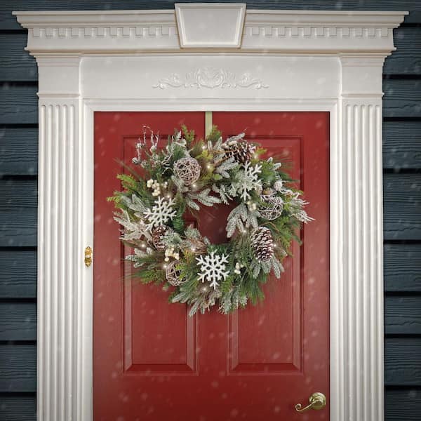 28 in. HGTV Home Collection Pre-Lit Cozy Artificial Christmas Wreath