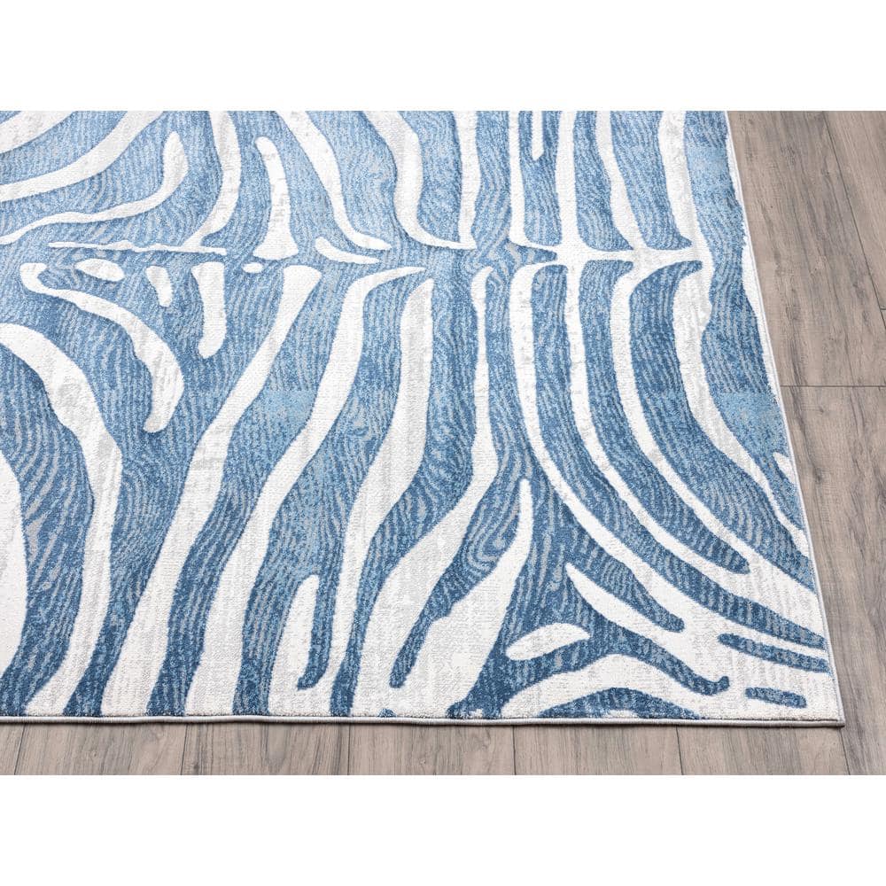 Nova Blue and White 4' x 6' Synthetic Zebra Print Area Rug