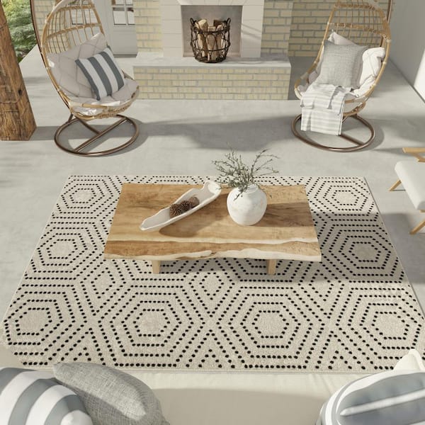 Tecopa Valeria Black/White 2 ft. x 3 ft. Geometric Polypropylene Indoor/Outdoor Area Rug