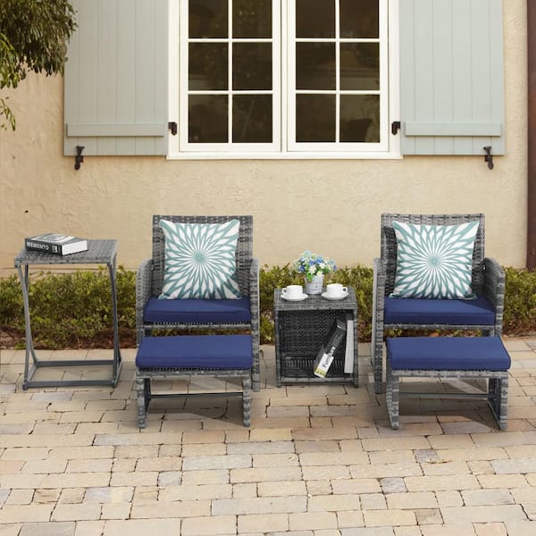 Freestyle 6-Piece Wicker Grey Patio Conversation Set with Ottomans and Side Table, Blue Cushions