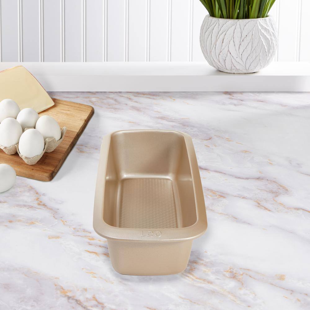 Beige Non-stick Carbon Steel Rectangular Cake Pan 13.4"