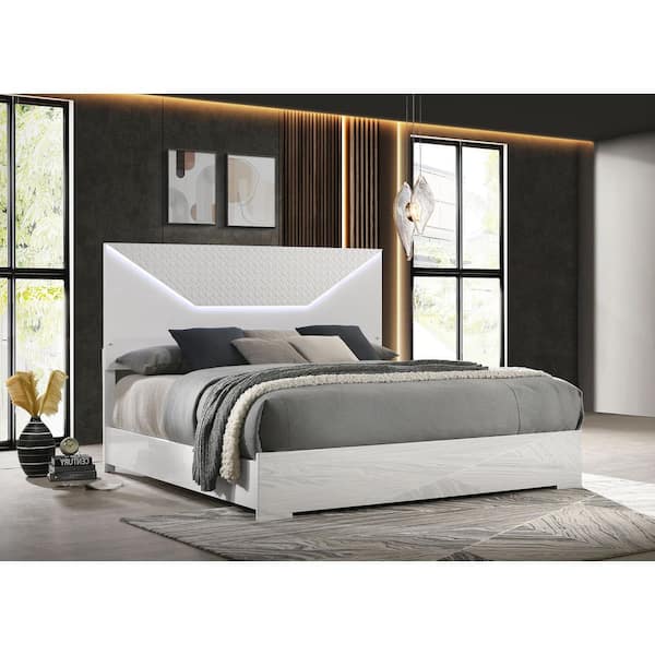 Coaster Ives White High Gloss Wood Frame Queen Panel Bed with Touch LED Light in Headboard