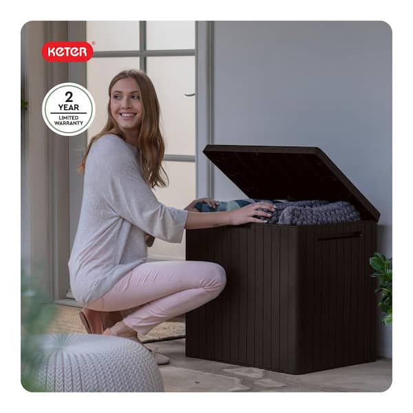 How to Store Blankets in Deck Box: Easy Tips for Perfect Storage