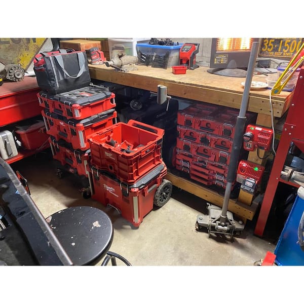 Milwaukee Tool PACKOUT Boîte à outils roulante de 22 pouces