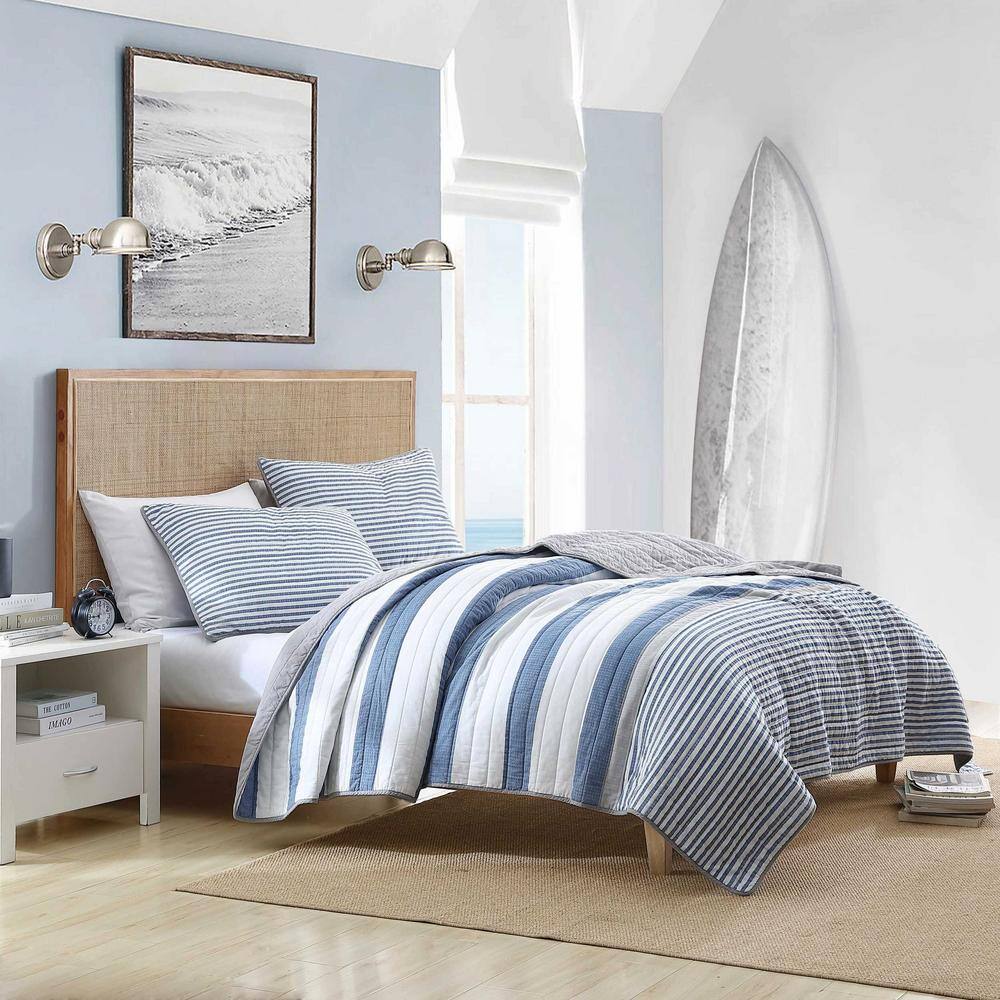 Fairwater Twin Blue Cotton Reversible Quilt Set