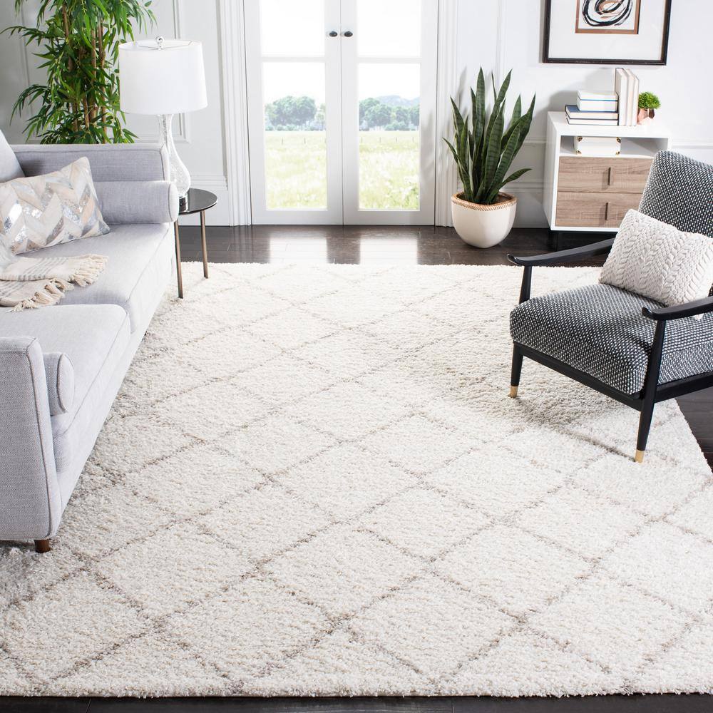Ivory Geometric Shag Rectangular Synthetic Rug, 2'3" x 4'