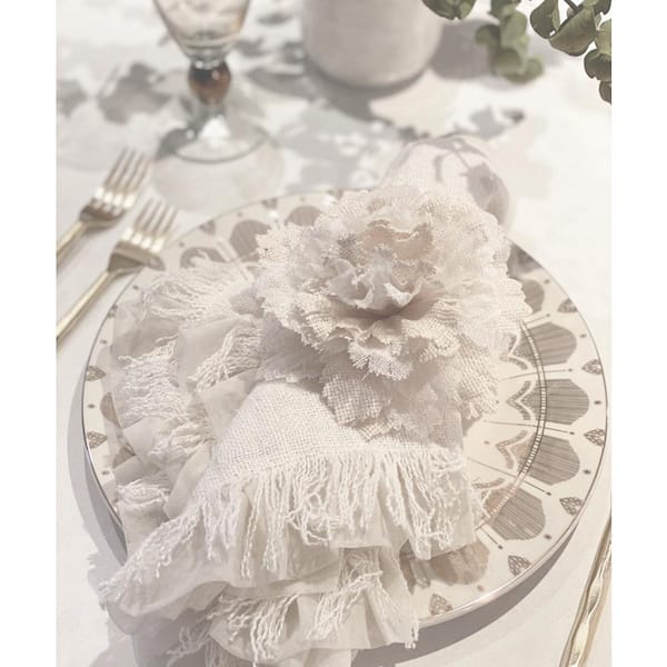 https://images.thdstatic.com/productImages/5b275604-f84e-4d0b-b3d1-1c937bece26a/svn/whites-couture-dreams-cloth-napkins-napkin-rings-w-n-i-c3_600.jpg
