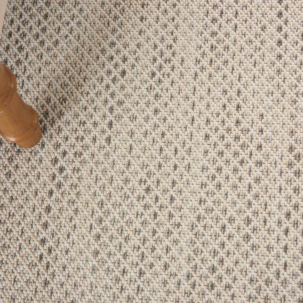 Ivory Silver Geometric Easy Care 8' x 10' Outdoor Rug