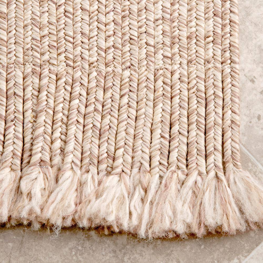 Casual Elegance Braided Tan Synthetic 3' x 5' Indoor/Outdoor Rug